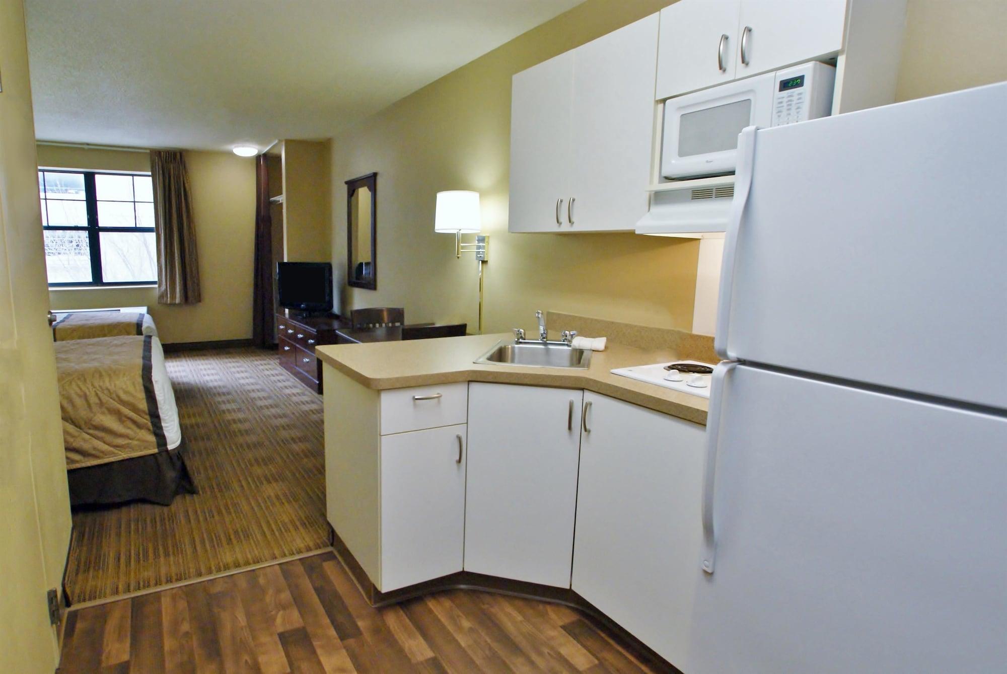 Extended Stay America Suites - Detroit - Southfield - I-696 Farmington Hills Buitenkant foto